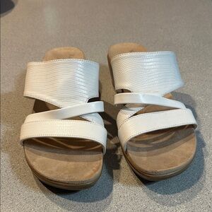 Kim Rogers sz 8W - Women's Norma White Strap Sandals